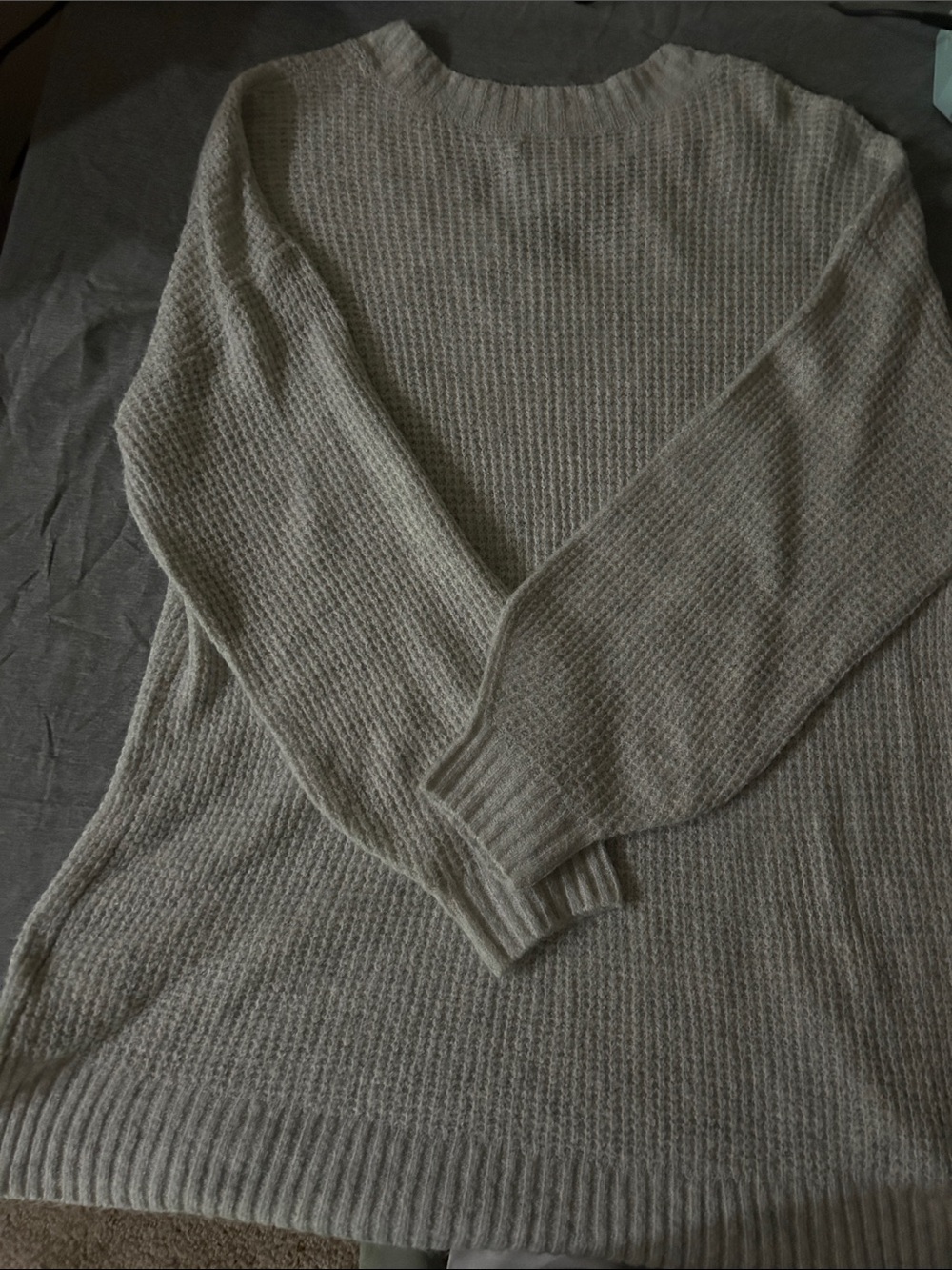American Eagle Outfitters Women’s Light Gray V-Neck Waffle Knit Sweater - Picture 4 of 4